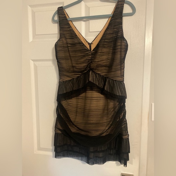 BCBG cocktail dress. Large, never worn - Picture 2 of 8